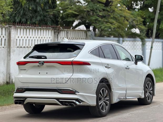 Toyota Harrier 2.0 2021 White