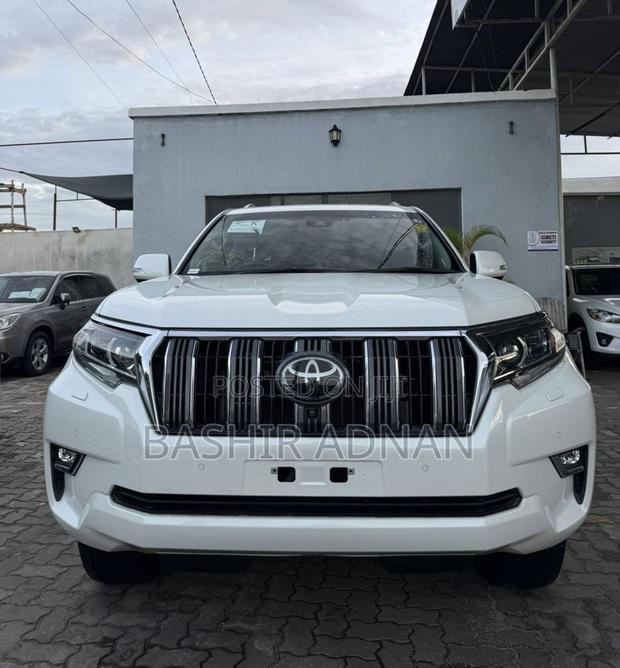Toyota Land Cruiser Prado 2.7 2018 White