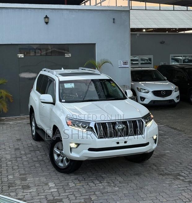 Toyota Land Cruiser Prado 2.7 2018 White