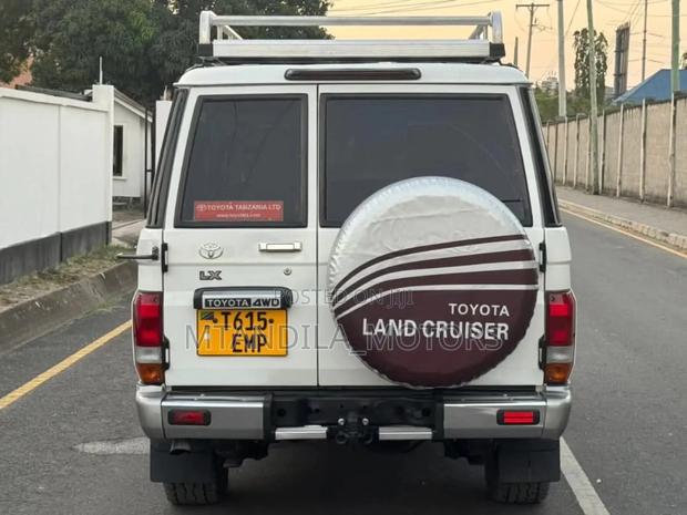 Toyota Land Cruiser 76 Series 2015 White
