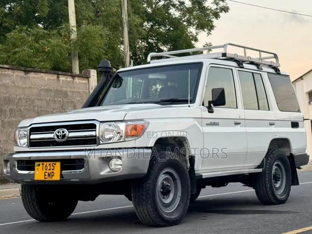 Toyota Land Cruiser 76 Series 2015 White