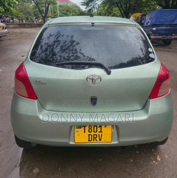 Toyota Vitz 2006 Green