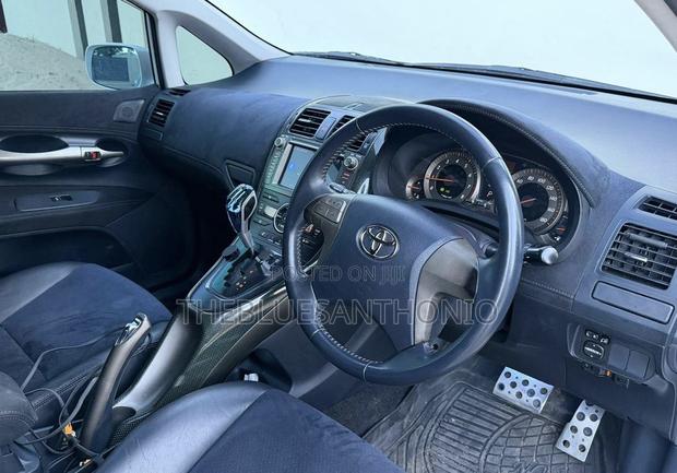 Toyota Blade 2009 White