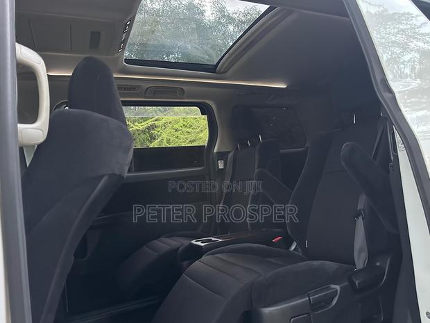 Toyota Alphard 2.4 Petrol AWD 2009 White