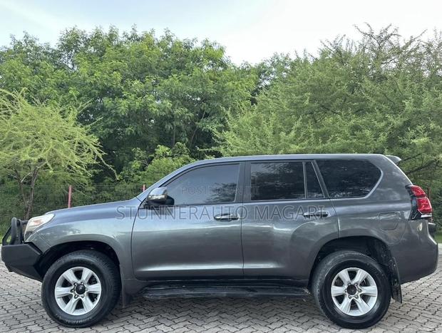 Toyota Land Cruiser Prado 2014 Gray