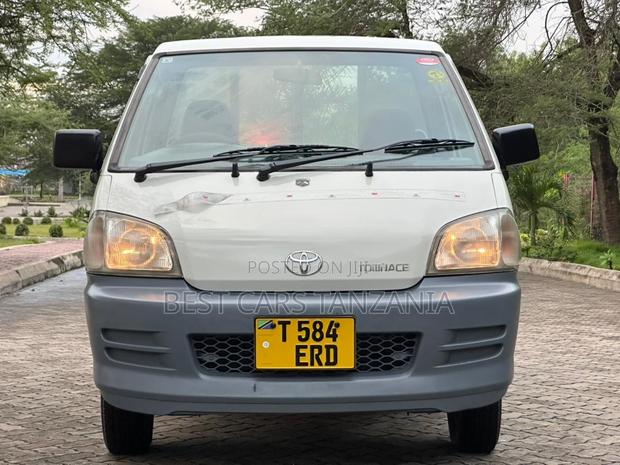 Toyota TownAce 2004 White