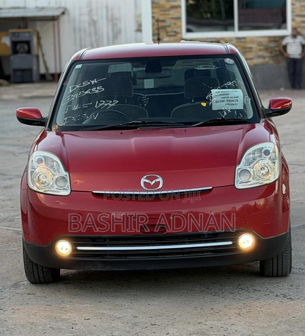 Mazda Verisa 2011 Red