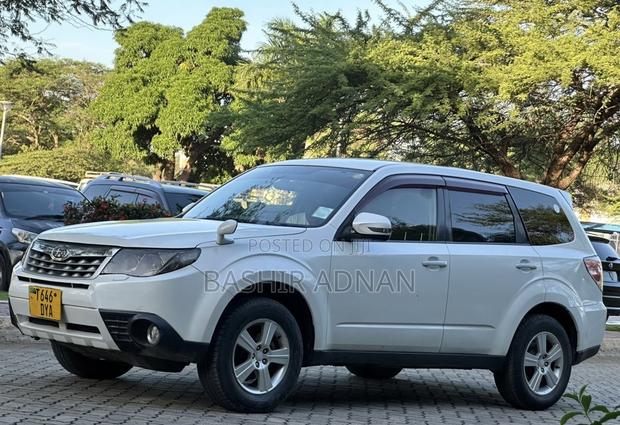 Subaru Forester 2012 Pearl