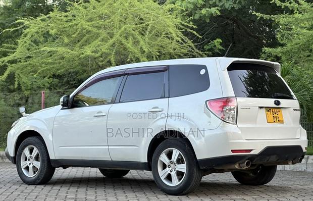 Subaru Forester 2012 Pearl