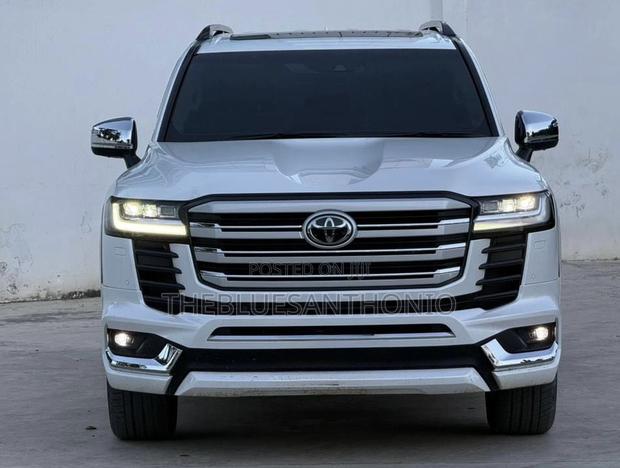 Toyota Land Cruiser 2024 White