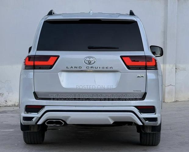 Toyota Land Cruiser 2024 White
