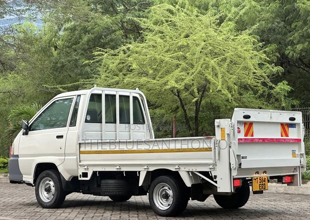 Toyota TownAce 2005 White
