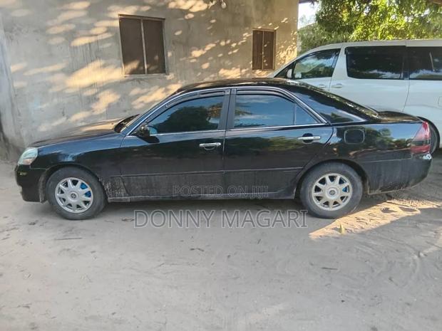 Toyota Mark II 2000 Black