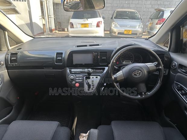 Toyota Wish 2007 White