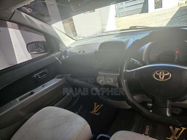 Toyota Passo 2006 Gold