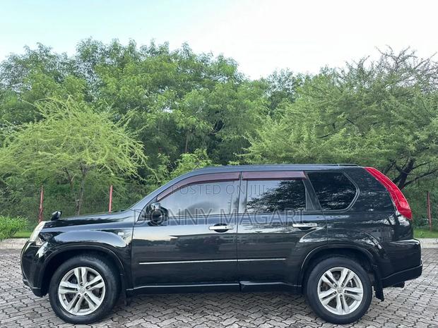 Nissan X-Trail 2011 Black