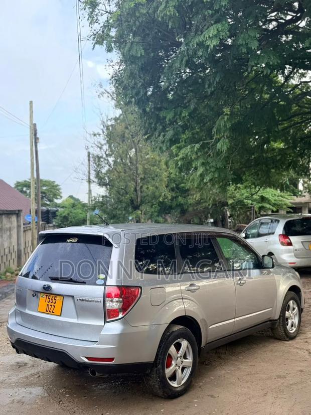 Subaru Forester 2.0D X 2011 Silver
