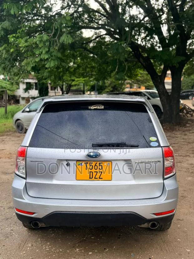 Subaru Forester 2.0D X 2011 Silver