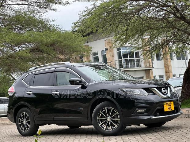 Nissan X-Trail 2.0 Hybrid FWD 2016 Black