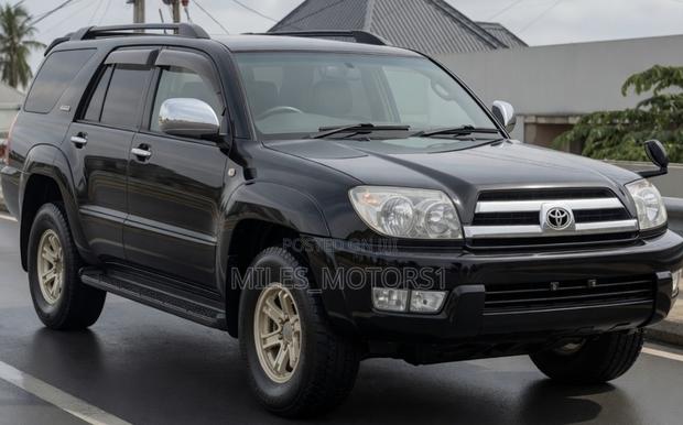Toyota Hilux Surf 2005 Black