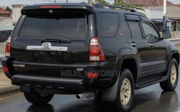 Toyota Hilux Surf 2005 Black