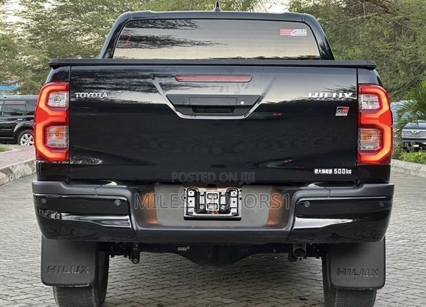 Toyota Hilux 2024 Black