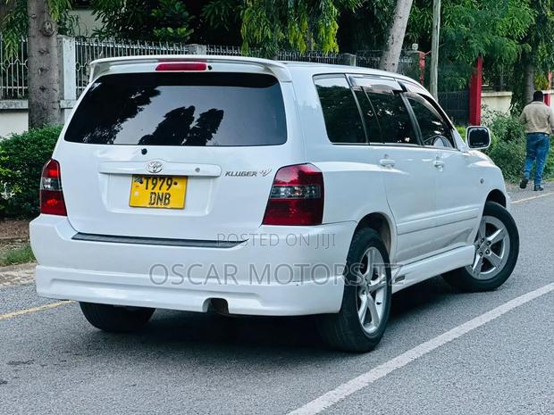 Toyota Kluger 2006 White