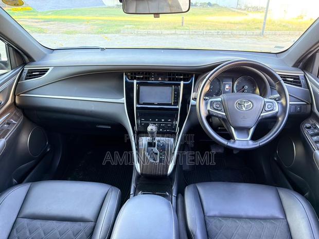 Toyota Harrier 2.0 4WD 2015 Black