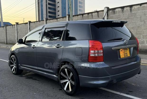 Toyota Wish 2005 Gray