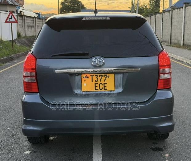Toyota Wish 2005 Gray