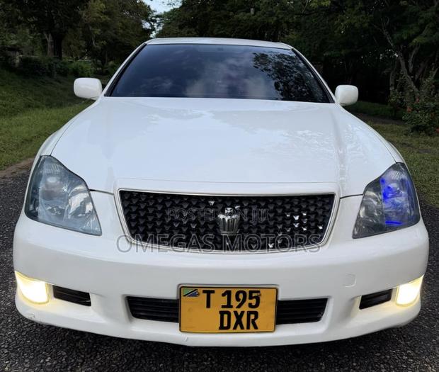 Toyota Crown 2006 Pearl