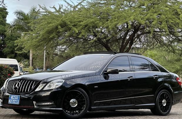 Mercedes-Benz E350 2012 Black