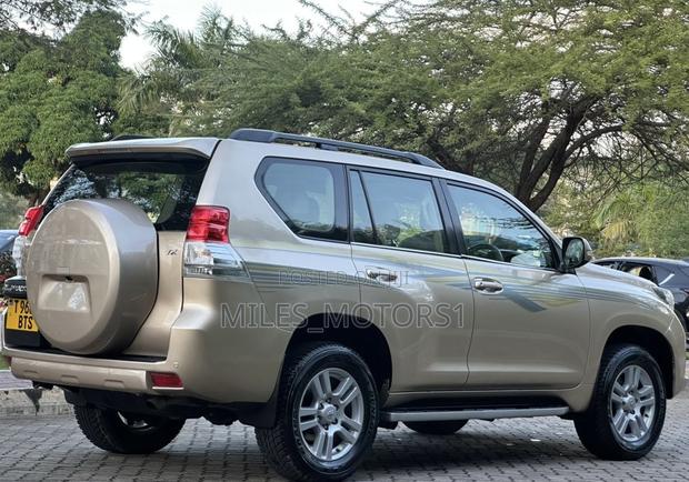 Toyota Land Cruiser Prado 2011 Beige