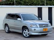 Toyota Kluger 2004 Silver for sale