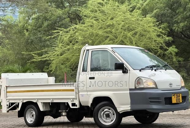 Toyota TownAce 2004 White