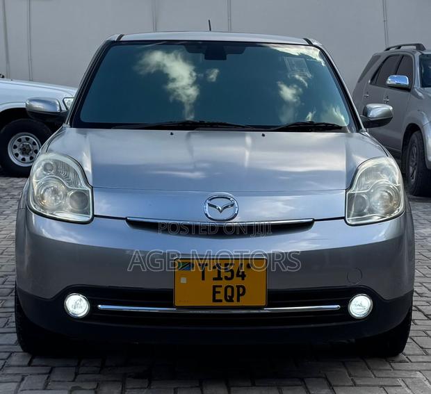 Mazda Verisa 2009 Silver