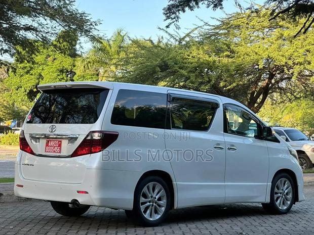 Toyota Alphard 2009 White
