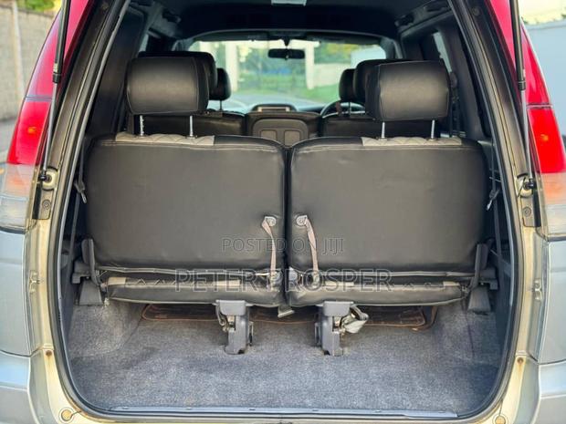 Toyota Noah 2.0 AWD (8 Seater) 2002 Silver