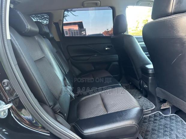 Mitsubishi Outlander 2014 Black