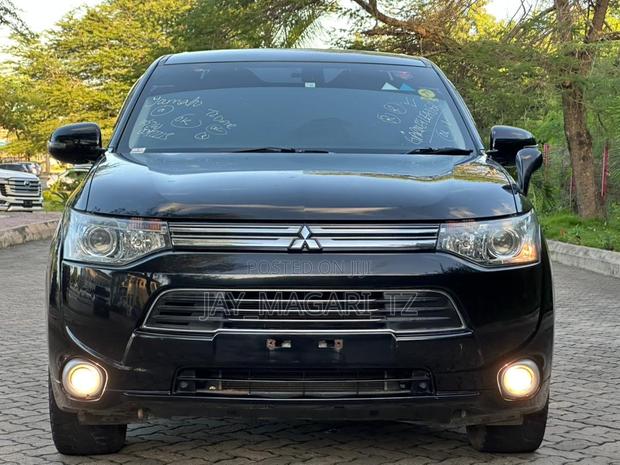 Mitsubishi Outlander 2014 Black