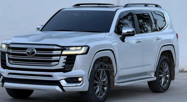 Toyota Land Cruiser 2024 White