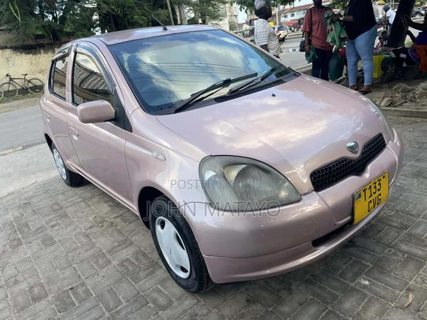Toyota Vitz 2001 Beige
