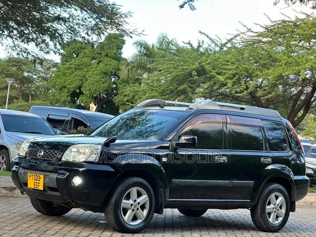 Nissan X-Trail 2004 Black