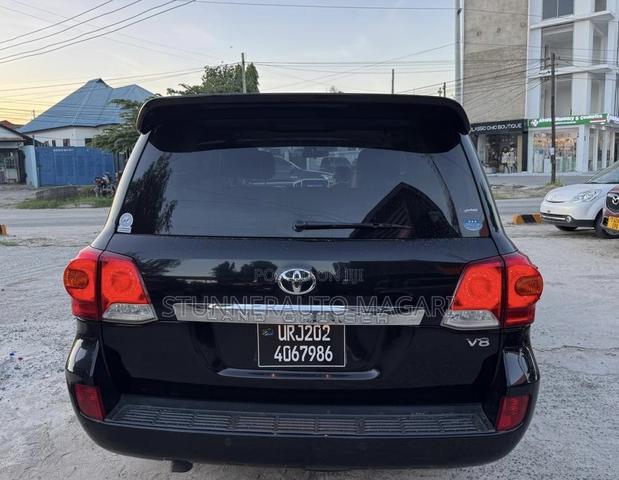 Toyota Land Cruiser 2014 Black