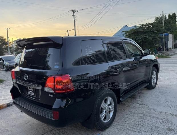 Toyota Land Cruiser 2014 Black