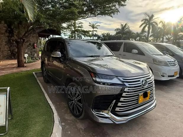 Lexus LX 600 2024 Gray