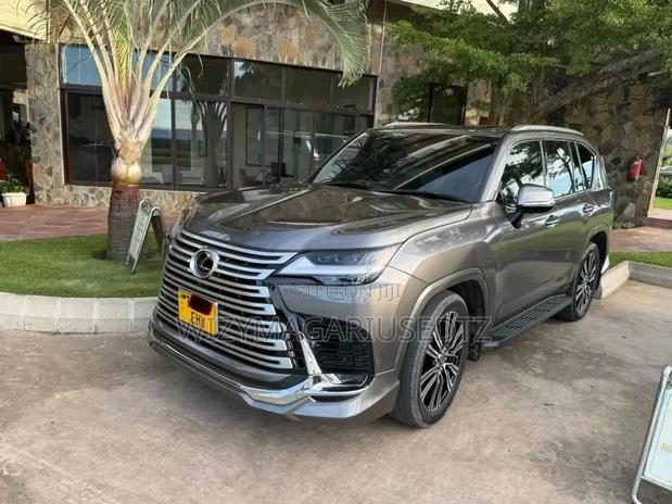 Lexus LX 600 2024 Gray