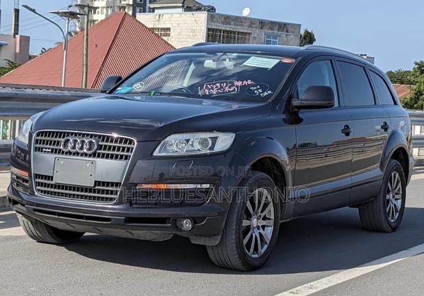 Audi Q7 2010 Black