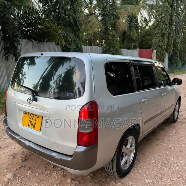 Toyota Probox 2004 Silver