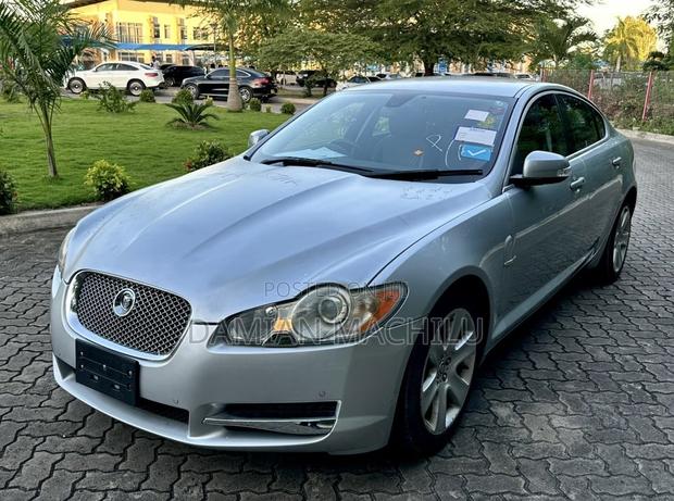 Jaguar XF 2009 Silver